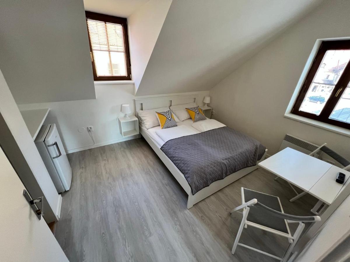 Garni Pension U Svateho Urbana Микулов Екстериор снимка