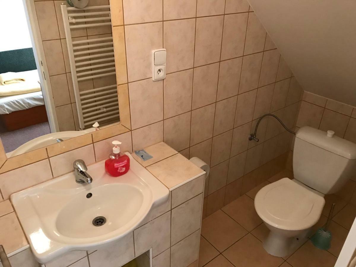 Garni Pension U Svateho Urbana Микулов Екстериор снимка